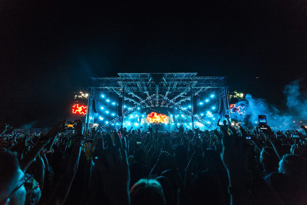 jak się ubrać na koncert na stadionie