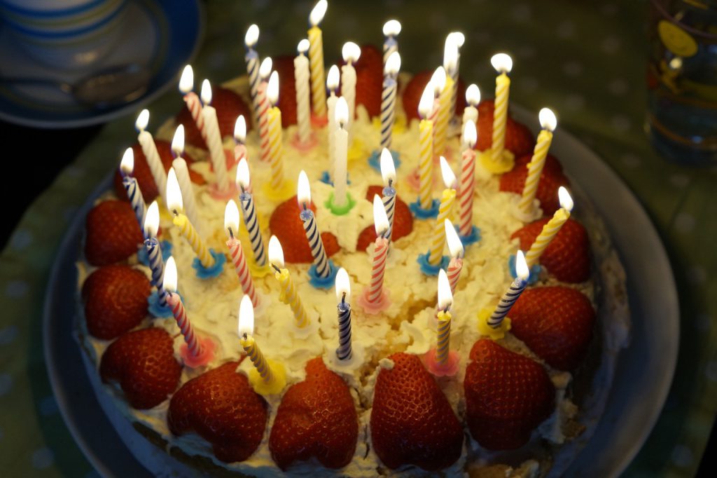 jak zrobić łatwy tort urodzinowy 