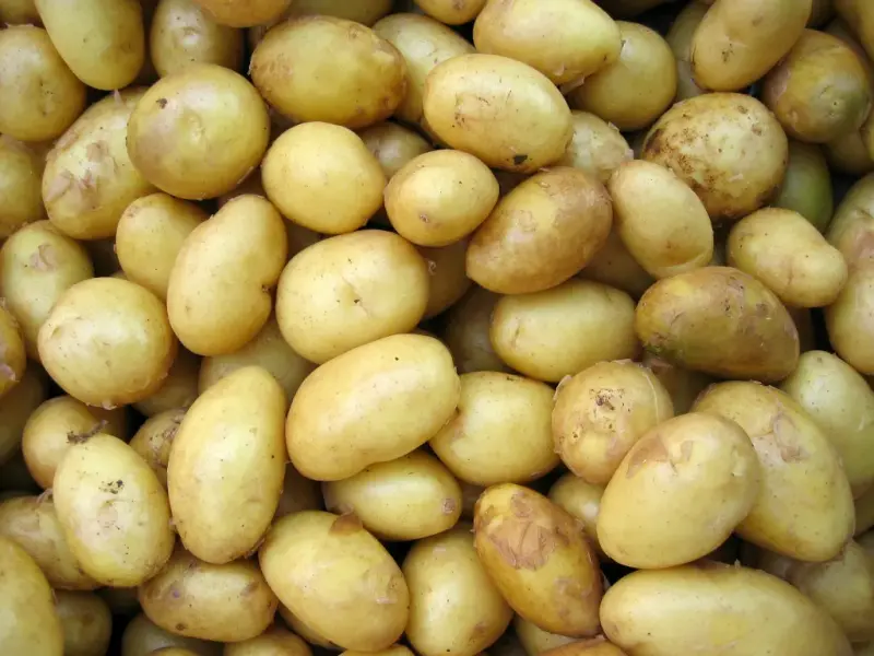 Pyszne ziemniaki w folii aluminiowej